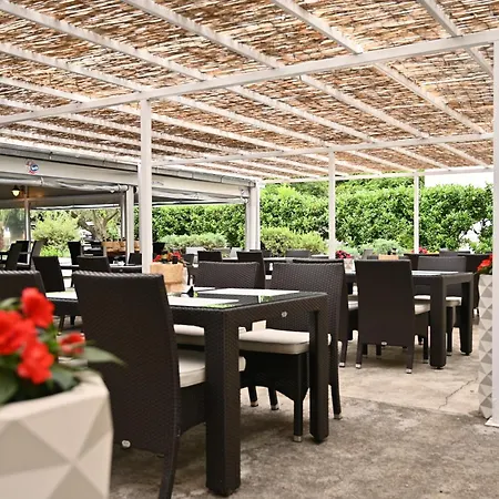 ホリデーパーク Holiday Resort Medveja 3*
