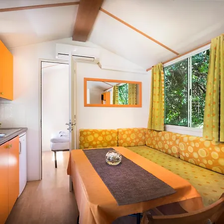 Holiday Resort Medveja 3* メドヴェヤ