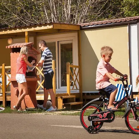 Holiday Resort Medveja Parco vacanze 3*